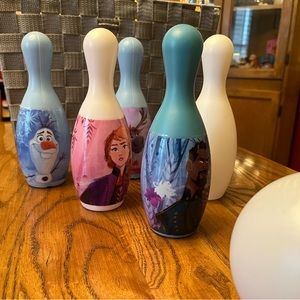 Frozen bowling set